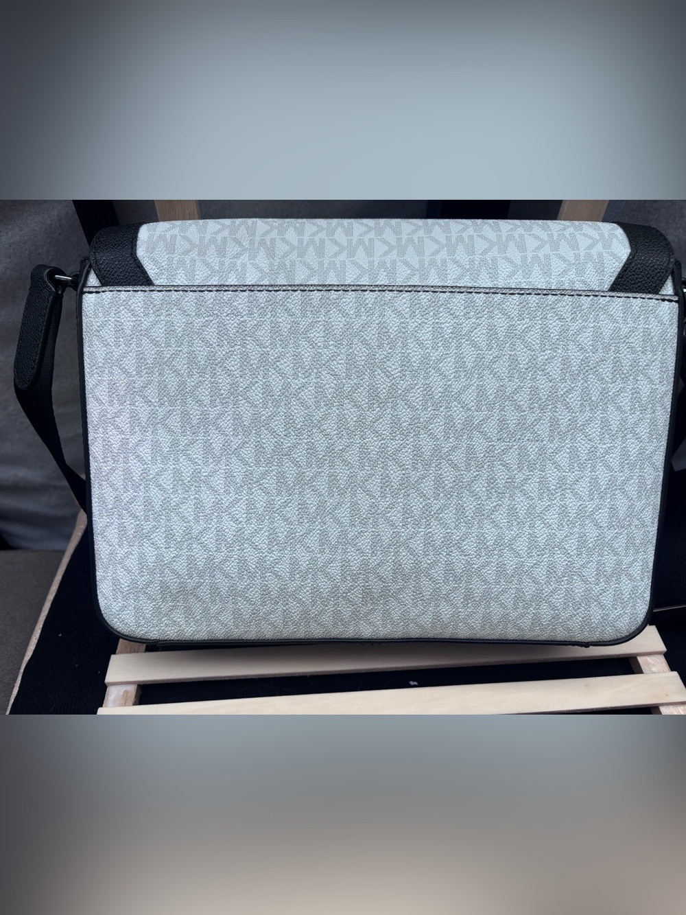 Michael Kors White and Black Signature Unisex Messenger Bag - Picture 7 of 7